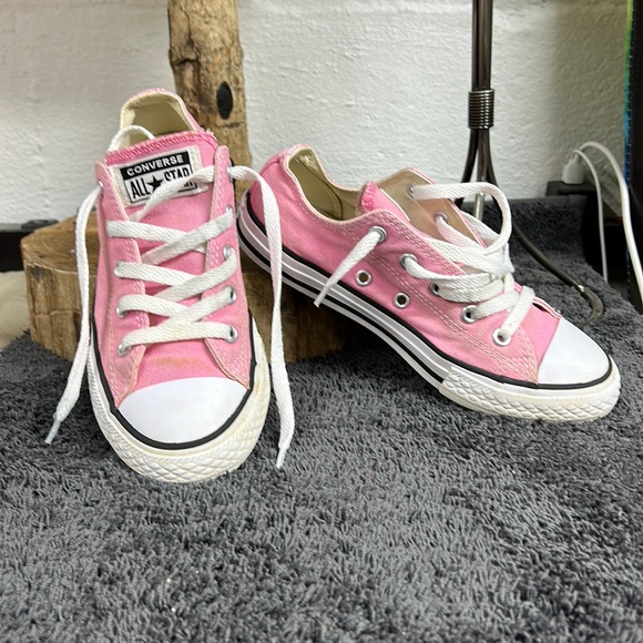 Converse Other - Converse All Star girls pink size 2